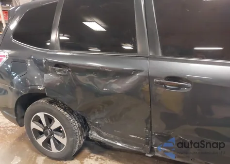 2017 Subaru Forester 2.5I Premium z USA, uszkodzony, nr VIN JF2SJAGC5HH540678